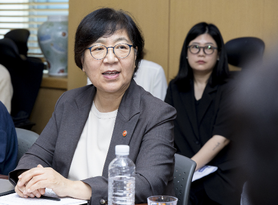 정은경 복지부 장관이 13일 인천 인하대병원에서 열린 의료기관 내 괴롭힘 근절을 위한 업무협약식에서 발언을 하고 있다. /사진=보건복지부