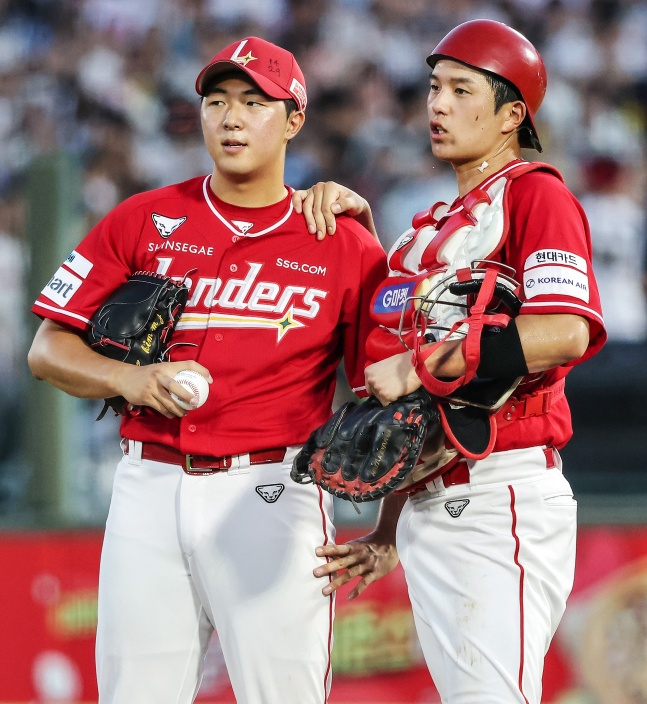 김민준(왼쪽)과 조형우. /사진=SSG 랜더스 제공
