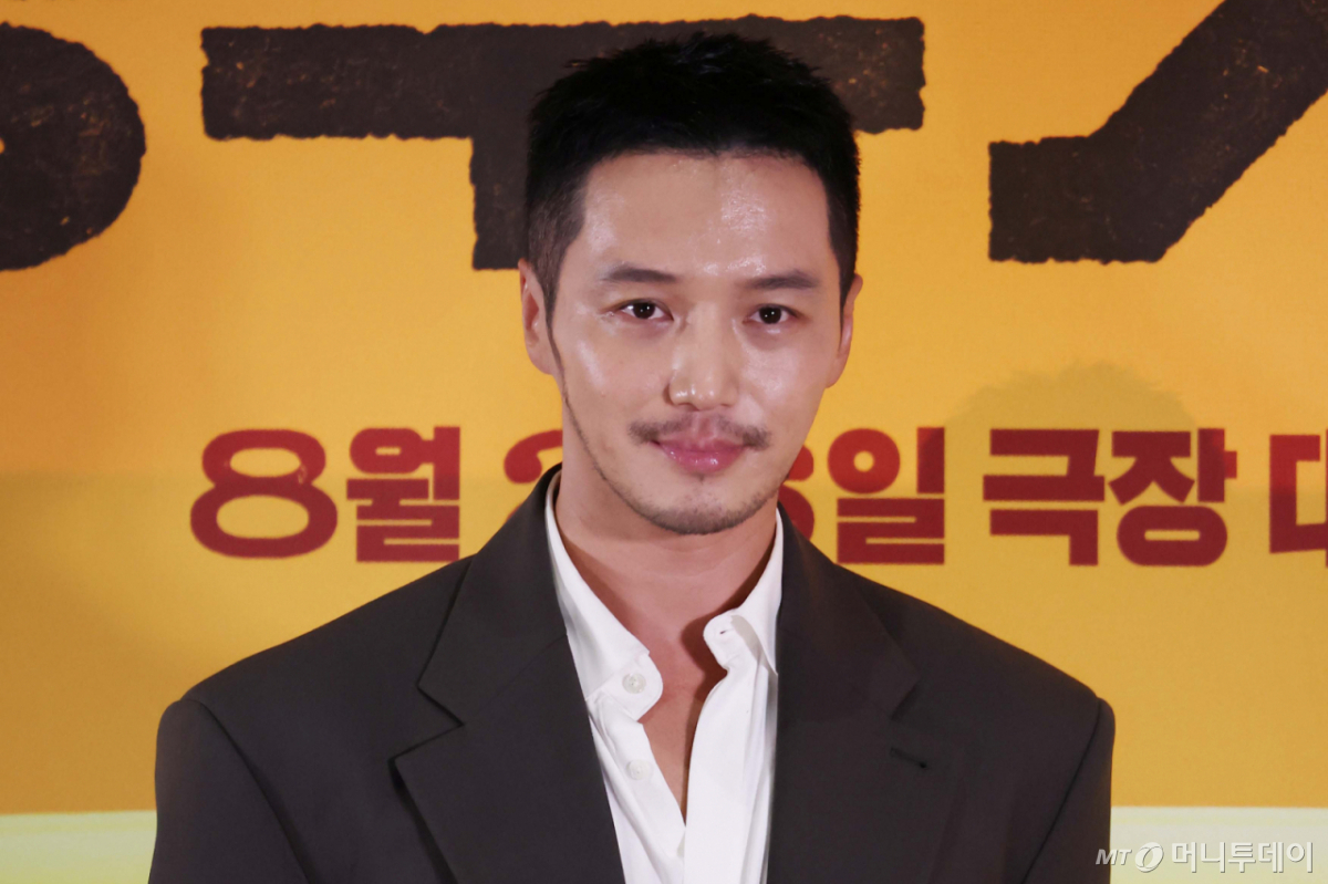 배우 변요한은 이번 작품에서 살인마 백상현 역을 맡아 기존 이미지와는 전혀 다른 모습을 선보였다. 사진은 배우 변요한. /사진=이동훈 photoguy@