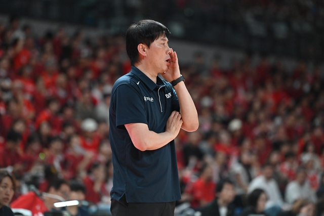 박수호 한국 여자농구 대표팀 감독. /사진=Japan Basketball Association 제공