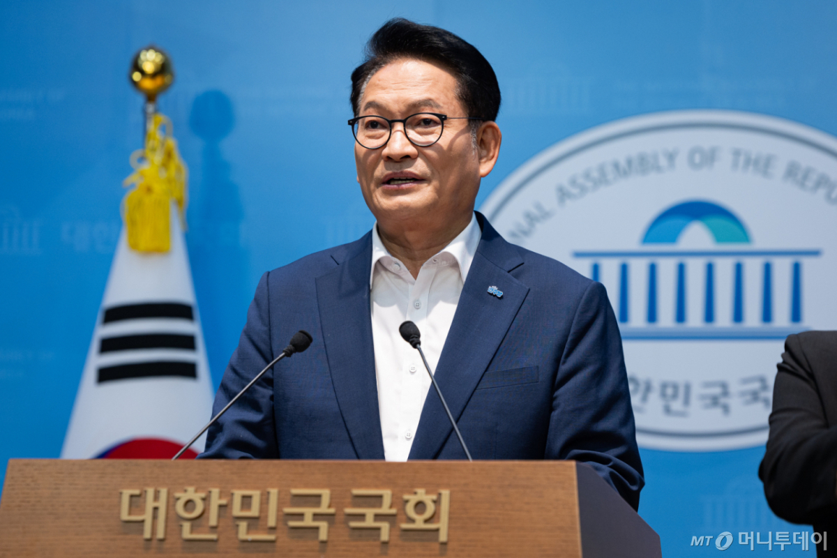 (서울=뉴스1) 유승관 기자 = 송영길 더불어민주당 당대표 후보가 13일 서울 여의도 국회 소통관에서 민생현안 관련 기자회견을 하고 있다. 2026.8.13/뉴스1 Copyright © 뉴스1. All rights reserved. 무단 전재 및 재배포, AI학습 이용 금지. /사진=(서울=뉴스1) 유승관 기자