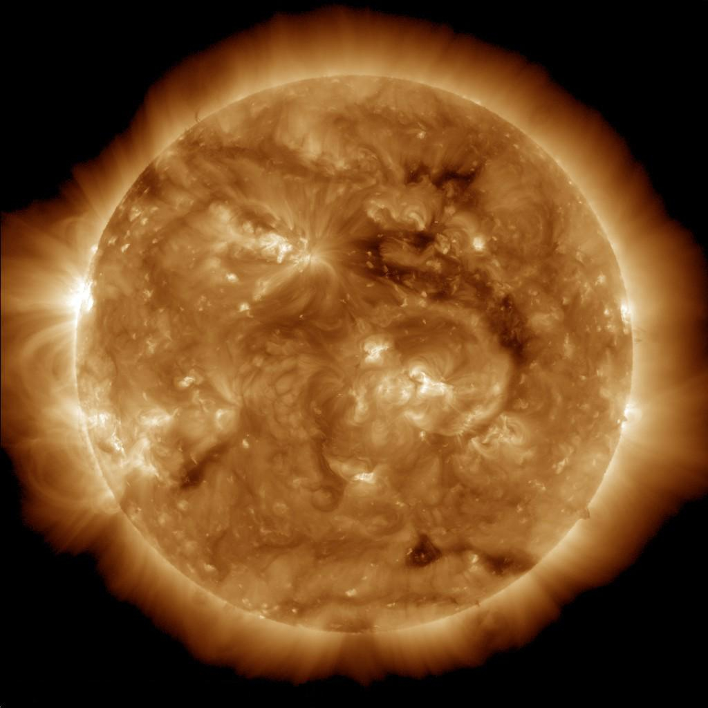 태양 주변의 태양 전리 가스층(코로나)을 포착한 모습 /사진=NASA