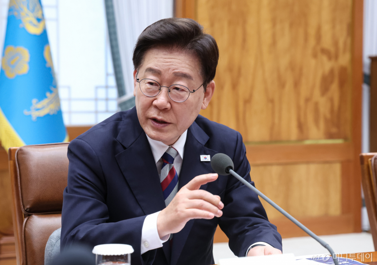 (서울=뉴스1) 이재명 기자 = 이재명 대통령이 14일 청와대에서 열린 청년정책 대전환을 위한 청년정책 전문가 간담회에서 발언하고 있다. (청와대통신사진기자단) 2026.8.14/뉴스1 Copyright © 뉴스1. All rights reserved. 무단 전재 및 재배포, AI학습 이용 금지. /사진=(서울=뉴스1) 이재명 기자
