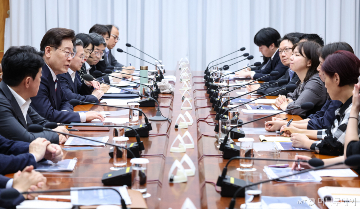 (서울=뉴스1) 이재명 기자 = 이재명 대통령이 14일 청와대에서 열린 청년정책 대전환을 위한 청년정책 전문가 간담회에서 발언하고 있다. (청와대통신사진기자단) 2026.8.14/뉴스1 Copyright © 뉴스1. All rights reserved. 무단 전재 및 재배포, AI학습 이용 금지. /사진=(서울=뉴스1) 이재명 기자