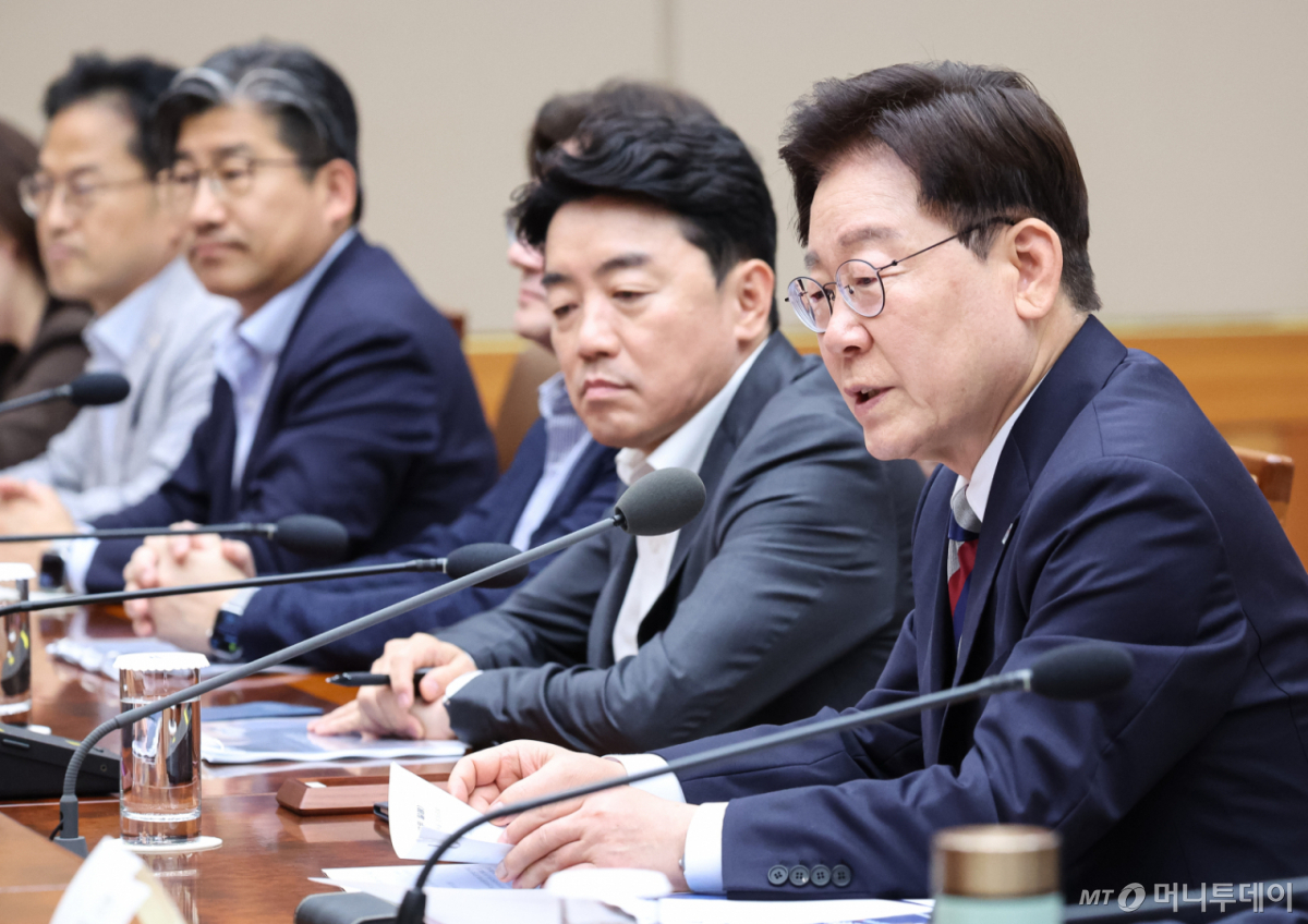 (서울=뉴스1) 이재명 기자 = 이재명 대통령이 14일 청와대에서 열린 청년정책 대전환을 위한 청년정책 전문가 간담회에서 발언하고 있다. (청와대통신사진기자단) 2026.8.14/뉴스1 Copyright © 뉴스1. All rights reserved. 무단 전재 및 재배포, AI학습 이용 금지. /사진=(서울=뉴스1) 이재명 기자