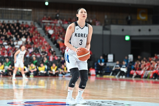 자유투를 준비하는 강이슬. /사진= Japan Basketball Association 제공