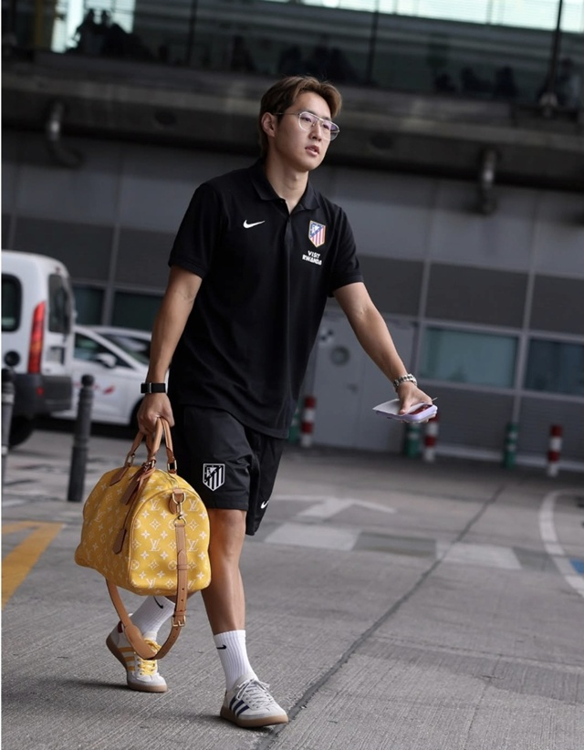 경기장에 들어서는 이강인. /사진=아틀레티코 마드리드 SNS