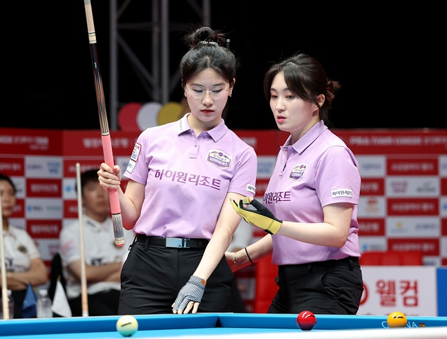 하이원리조트 이미래(왼쪽)와 강지은. /사진=PBA 투어 제공