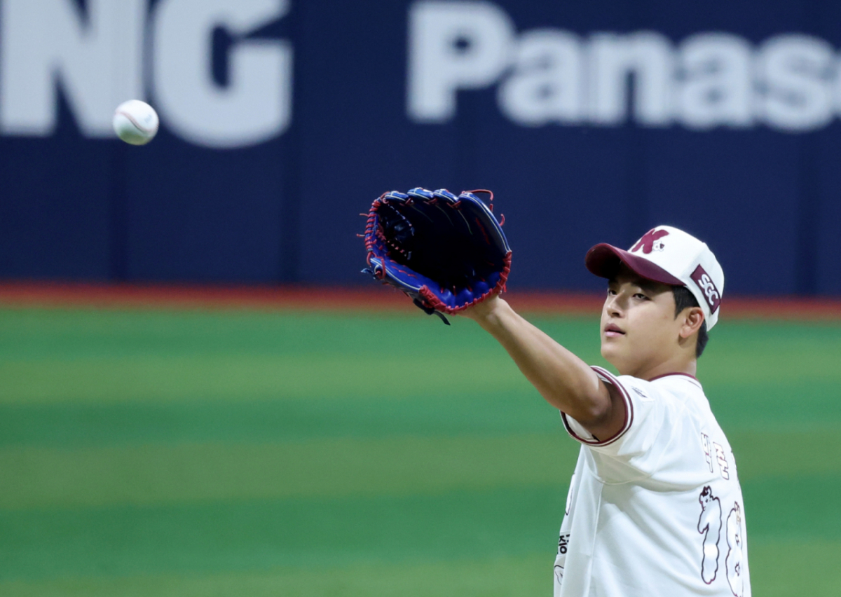키움 우완투수 박준현이 4일 고척스카이돔서 열리는 2026KBO리그 키움히어로즈와 두산베어스 경기에서 선발로 나서 역투하고 있다. . 2026.07.04. /사진=강영조 cameratalks@