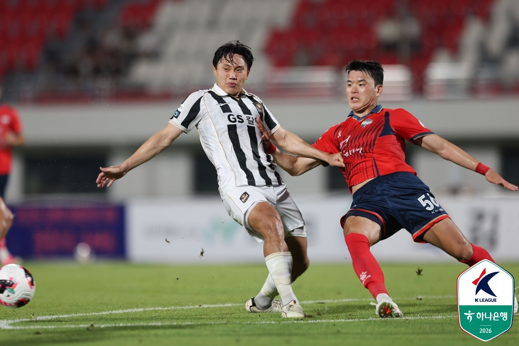FC서울 공격수 조영욱(가운데). /사진=한국프로축구연맹 제공