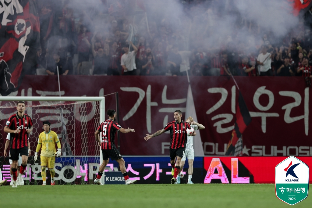 득점 후 기뻐하는 FC서울 선수들. /사진=한국프로푹구연맹 제공