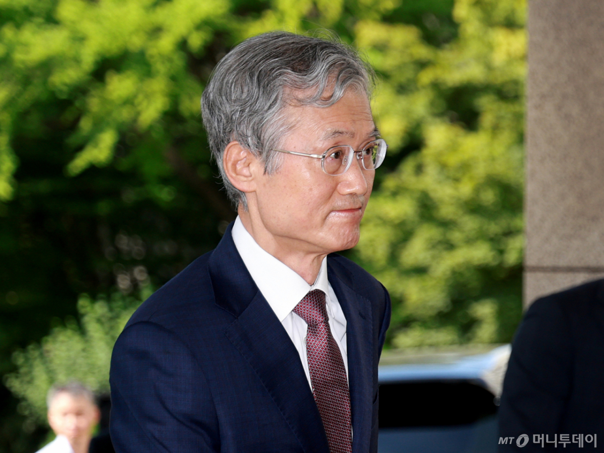 (서울=뉴스1) 이호윤 기자 = 조희대 대법원장이 5일 서울 서초구 대법원으로 출근하고 있다. 2026.8.5/뉴스1 Copyright © 뉴스1. All rights reserved. 무단 전재 및 재배포, AI학습 이용 금지. /사진=(서울=뉴스1) 이호윤 기자
