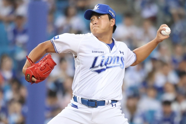 삼성 라이온즈 이승현이 15일 한화 이글스전에서 1회초 1사 만루에서 등판해 역투하고 있다. /사진=삼성 라이온즈 제공
