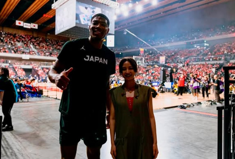 하치무라 루이(왼쪽)와 히로세 스즈. /사진='5ch_basketball' SNS 갈무리