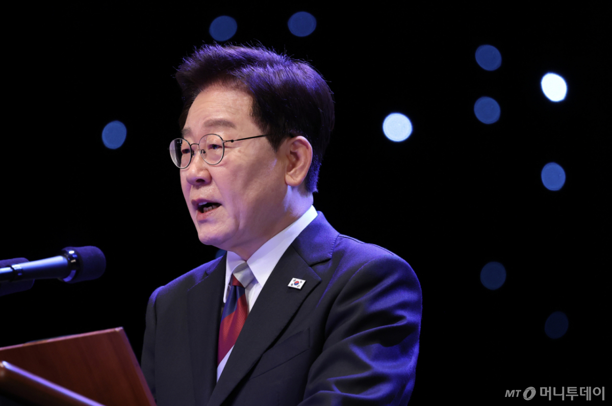 (서울=뉴스1) 이재명 기자 = 이재명 대통령이 15일 서울 종로구 세종문화회관에서 열린 제81주년 광복절 경축식에서 경축사를 하고 있다. 2026.8.15/뉴스1 Copyright © 뉴스1. All rights reserved. 무단 전재 및 재배포, AI학습 이용 금지. /사진=(서울=뉴스1) 이재명 기자