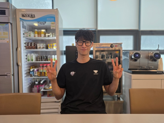 우리카드 정성규가 최근 인천광역시에 위치한 우리카드 클럽하우스 식당에서 스타뉴스와 만나 인터뷰를 가졌다. /사진=김동윤 기자