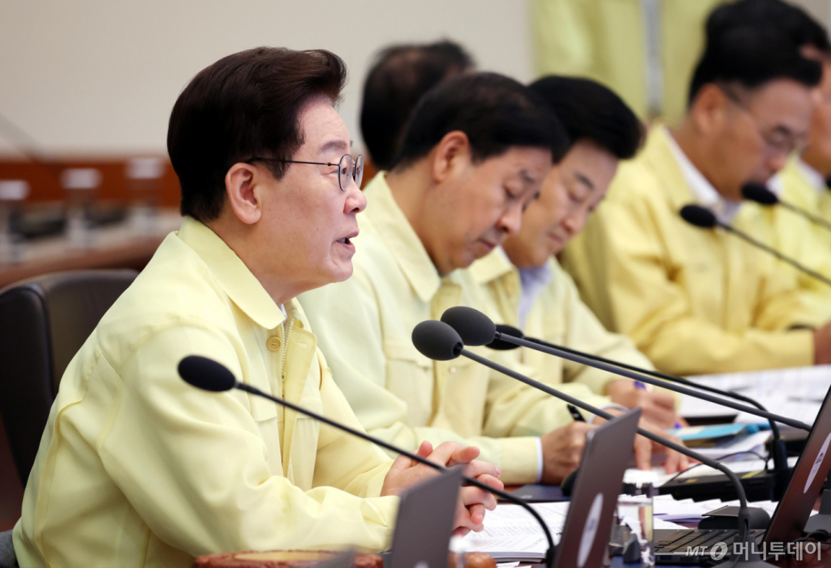 [서울=뉴시스] 김진아 기자 = 이재명 대통령이 18일 청와대에서 열린 제1회 을지국무회의에 발언하고 있다. 2026.08.18. bluesoda@newsis.com /사진=조성봉