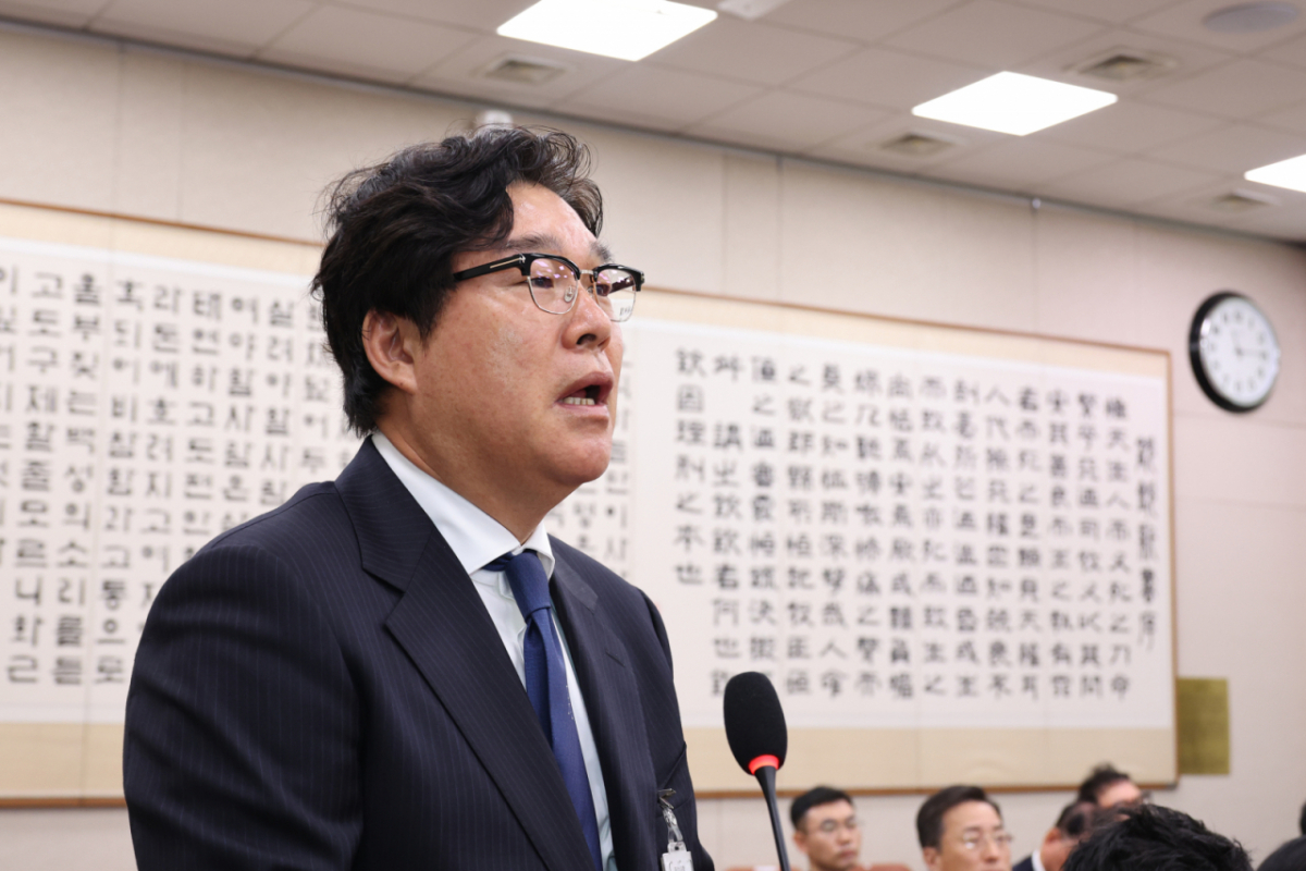 김성태 전 쌍방울 회장이 지난 4월28일 오전 서울 여의도 국회에서 열린 윤석열정권정치검찰조작기소의혹사건진상규명국정조사특별위원회 전체회의에서 의원 질의에 답변하고 있다. /사진=뉴시스