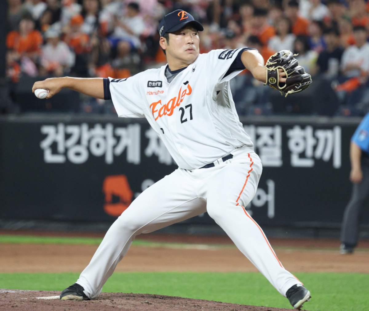 2026 신한 SOL KBO리그 한화 이글스 대 KIA 타이거즈 경기가 18일 대전한화생명볼파크에서 열렸다. 한화 이민우가 역투하고 있다. /사진=김진경 kim.jinkyung@