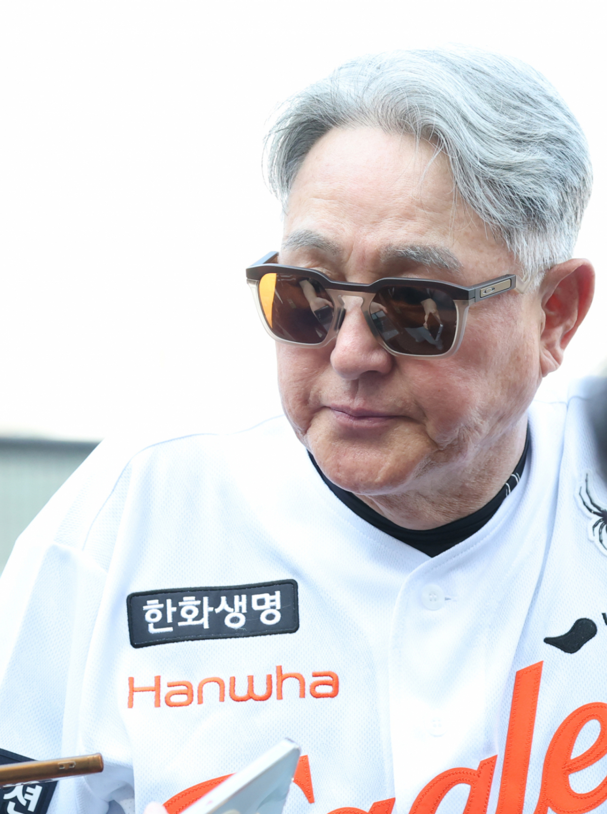 2026 신한 SOL KBO리그 한화 이글스 대 KIA 타이거즈 경기가 18일 대전한화생명볼파크에서 열렸다. 한화 김경문 감독이 기자들과 대화를 니누고 있다. /사진=김진경 kim.jinkyung@