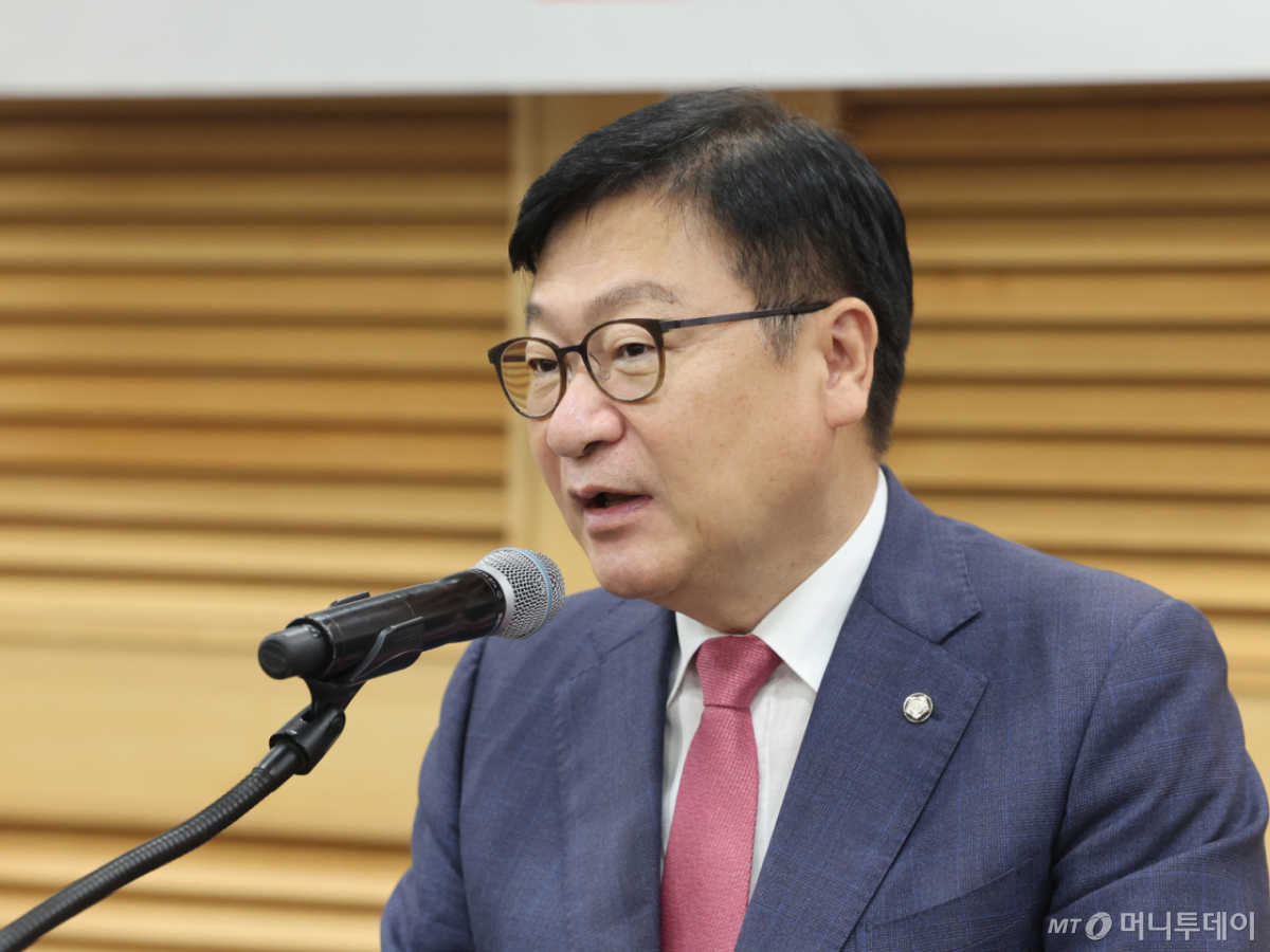 (서울=뉴스1) 황기선 기자 = 정점식 원내대표가 28일 오전 서울 여의도 국회 의원회관에서 열린 '2차 공공기관 이전 대구 유치전략 정책토론회'에서 축사를 하고 있다.  2026.7.28/뉴스1  Copyright © 뉴스1. All rights reserved. 무단 전재 및 재배포,  AI학습 이용 금지. /사진=(서울=뉴스1) 황기선 기자