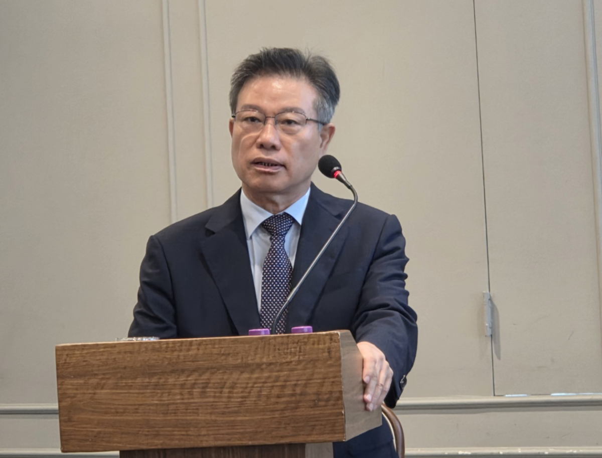 박태교 인투셀 대표가 19일 서울 여의도에 열린 기자간담회에서 신규 기술과 파이프라인에 대한 연구개발 현황과 사업화 전략을 공개하고 있다. /사진=박정렬 기자