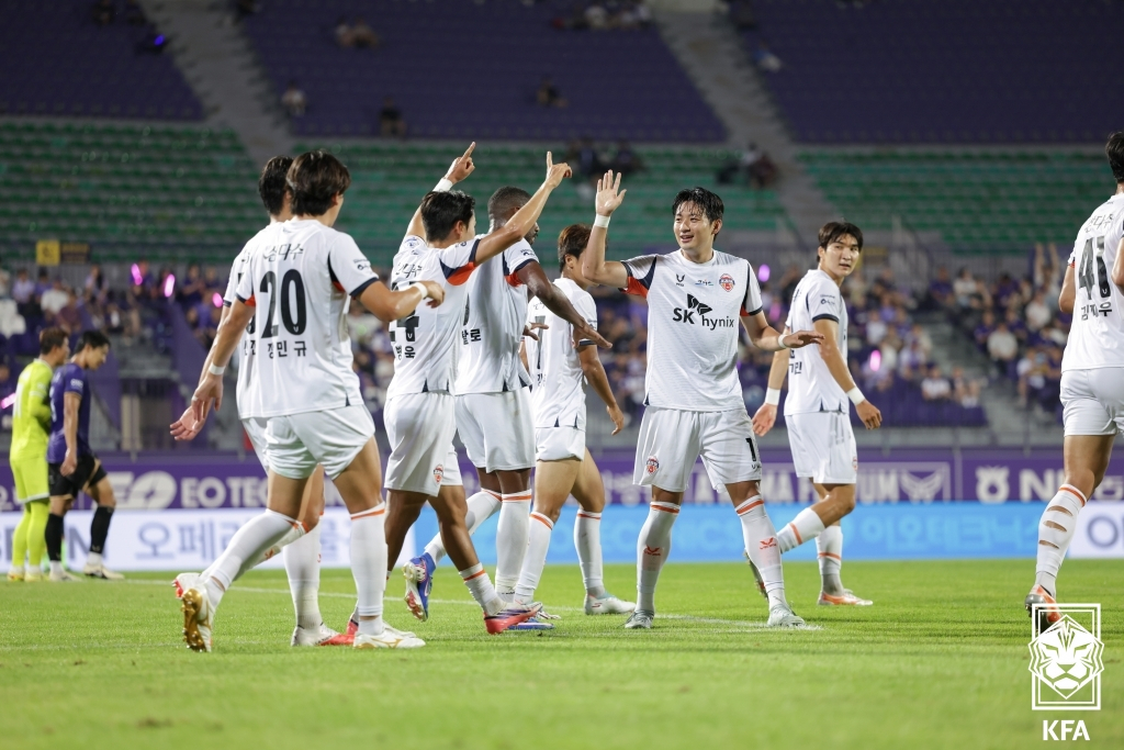 선제골 후 기뻐하는 제주SK 선수들. /사진=대한축구협회 제공