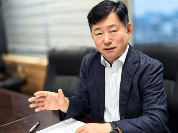 엑시온그룹의 사업 포트폴리오를 설명하고 있는 최수현 신임 총괄 대표이사/사진제공=엑시온그룹