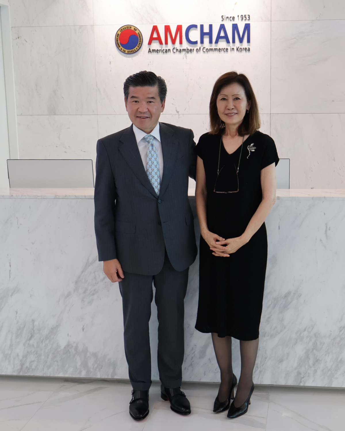 미셸 스틸 주한미국대사(오른쪽)와 제임스 김 주한미국상공회의소 대표가 20일 서울 여의도 암참 사무실에서 조찬 회동을 진행했다./사진제공=주한미국상공회의소(암참)