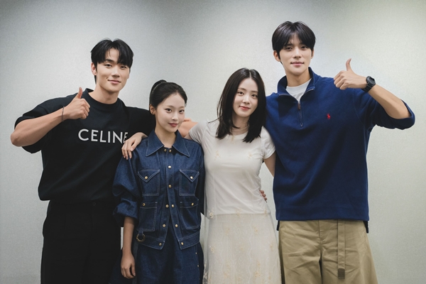 넷플릭스 새 시리즈 '담을 넘지 마시오'./사진제공=넷플릭스