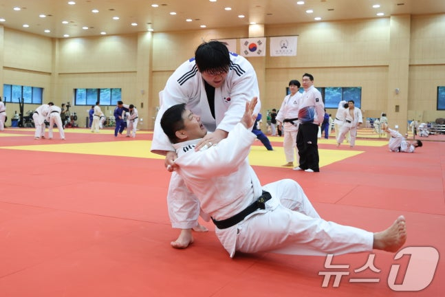 유도 국가대표 이현지가 20일 충북 진천선수촌에서 열린 2026 아이치·나고야 하계아시아경기대회 D-30 미디어데이에서 공개훈련을 하고 있다. /사진=뉴스1
