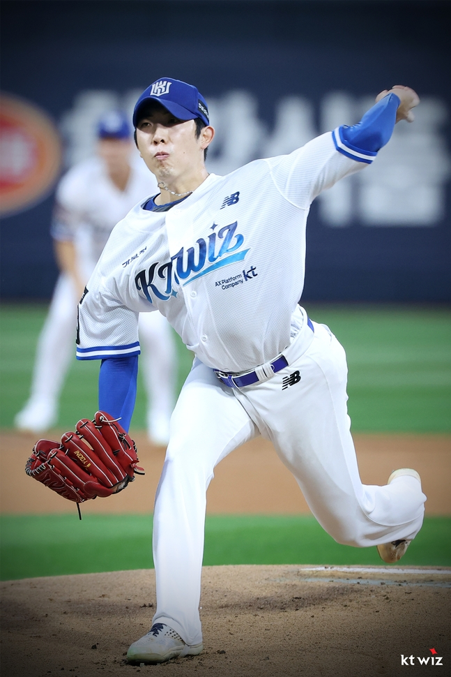 지난 15일 키움전에서 투구하는 오원석. /사진=KT 위즈