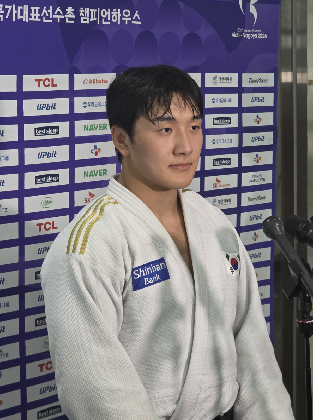 20일 충북 진천의 국가대표 선수촌에서 진행된 2026 아이치·나고야 아시안게임 D-30 미디어데이 유도 공개 훈련을 마친 뒤 취재진과 만나 인터뷰 중인 유도 국가대표 이준환. /사진=김명석 기자