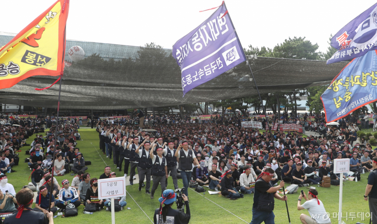 현대차 노조, 10년 만에 8시간 전면파업…매출 차질 2.3조 추산