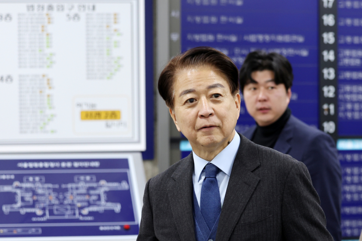 사업가로부터 6000만원의 불법 정치자금 수수 혐의를 받는 노웅래 전 더불어민주당 의원이 지난 2월 서울 서초구 서울중앙지방법원에서 열린 항소심 공판에 출석하고 있다. /사진=뉴시스