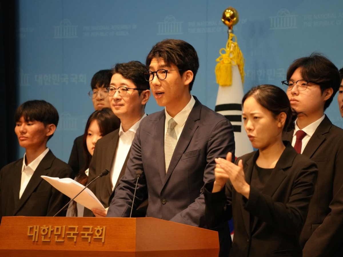 주진우 국민의힘 의원이 청년 명예보좌관들과 기자회견을 하는 모습. /사진=주진우 국민의힘 의원실
