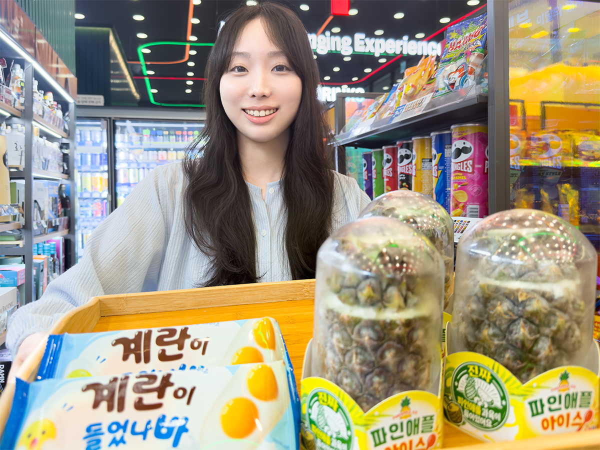 세븐일레븐이 하이퍼리얼리즘 냉동디저트 2총을 출시했다./사진제공=세븐일레븐