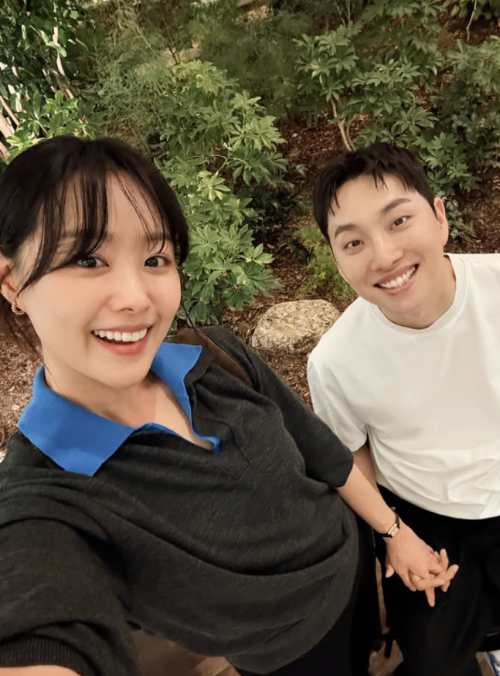 유튜버 박위가 KTX 낙상 사고 당시 CCTV를 공개해 논란을 빚은 가운데, 그의 아내인 가수 송지은에게도 불똥이 튀었다./사진=인스타그램 캡처