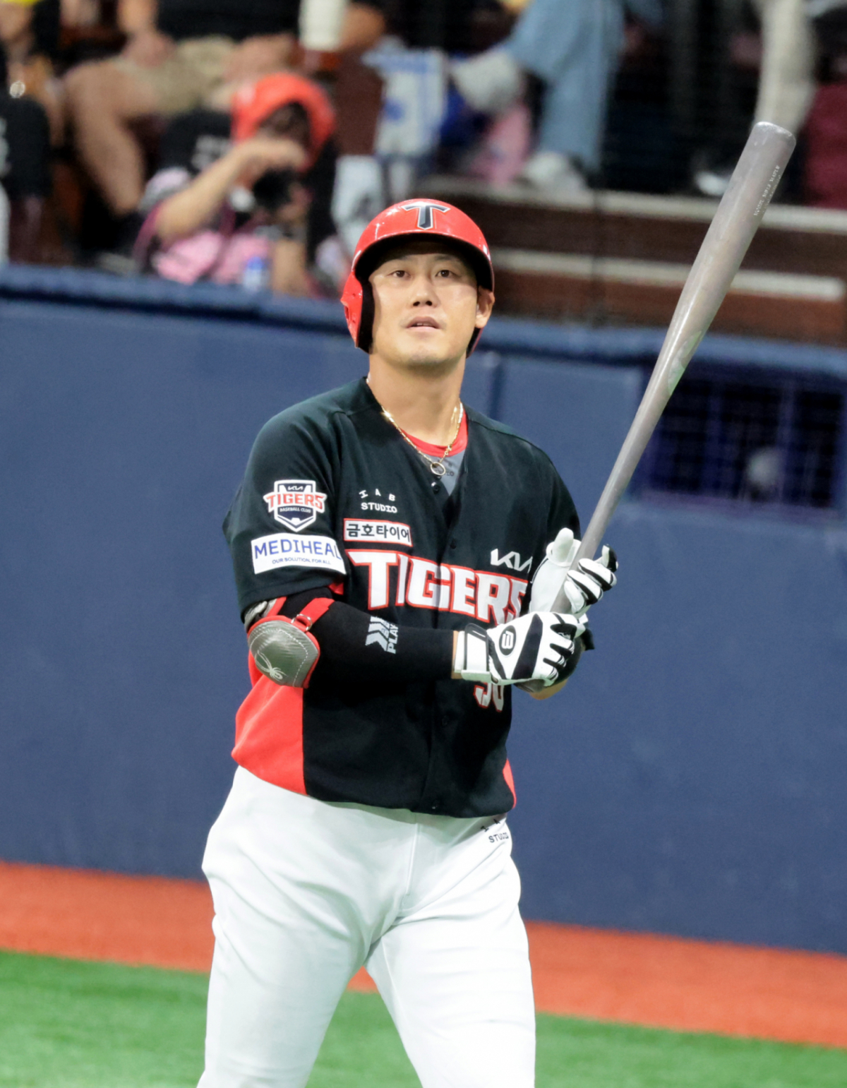 기아 2번타자 하주석이  21일 고척스카이돔에서 열린 2026KBO리그 키움히어로즈와 KIA타이거즈 경기 1회초에 이어 2회에도 삼진으로 물러나고 있다. 2026.08.21.  기아 2번타자 하주석이  21일 고척스카이돔에서 열린 2026KBO리그 키움히어로즈와 KIA타이거즈 경기 1회초에 이어 2회에도 삼진으로 물러나고 있다. 2026.08.21. /사진=강영조 cameratalks@
