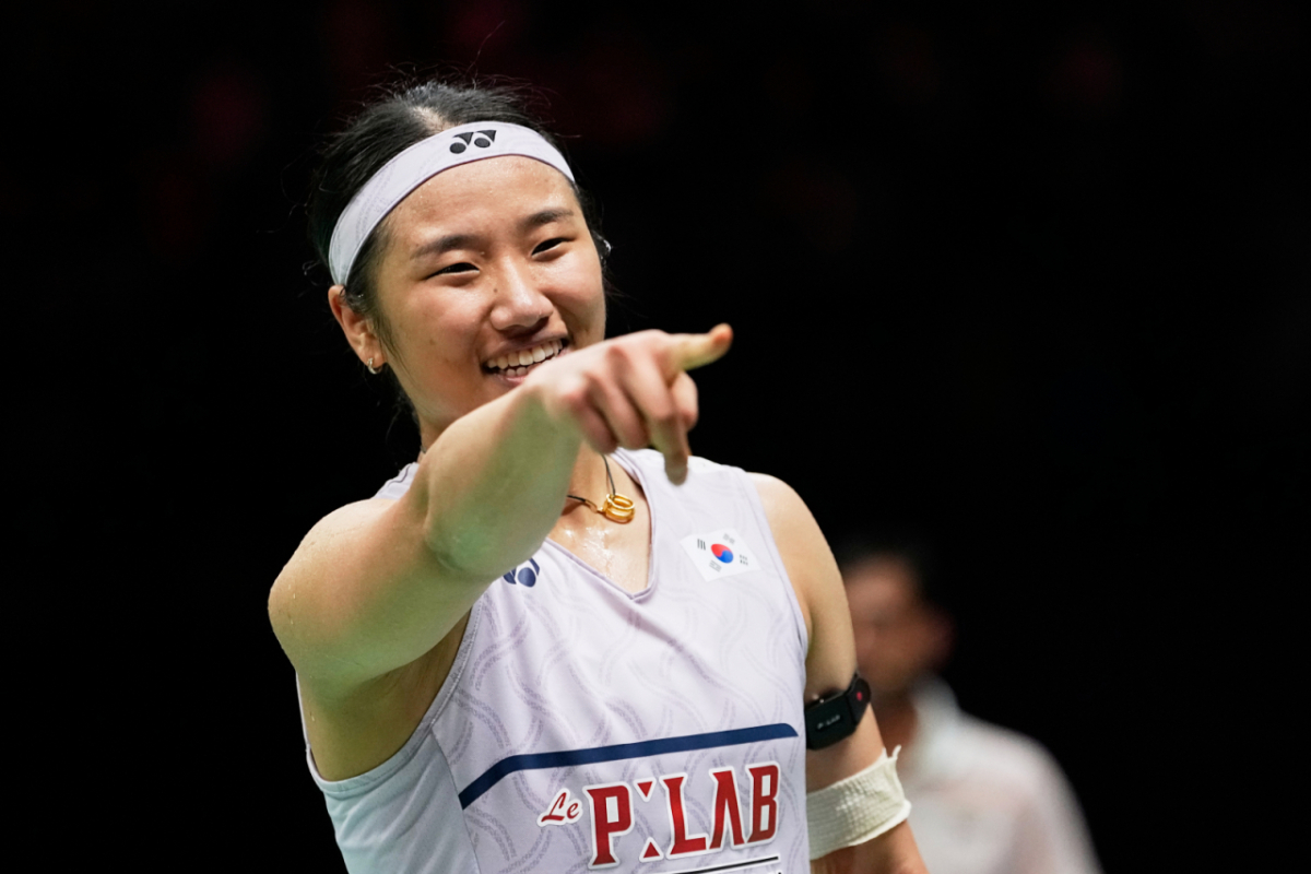 안세영이 지난 23일(한국 시간) 인도 뉴델리에서 열린 2026 세계배드민턴연맹(BWF) 세계선수권대회 여자 단식 결승전에서 일본 야마구치 아카네에게 승리하며 우승을 확정 지은 뒤 기뻐하고 있다./사진=AP=뉴시스