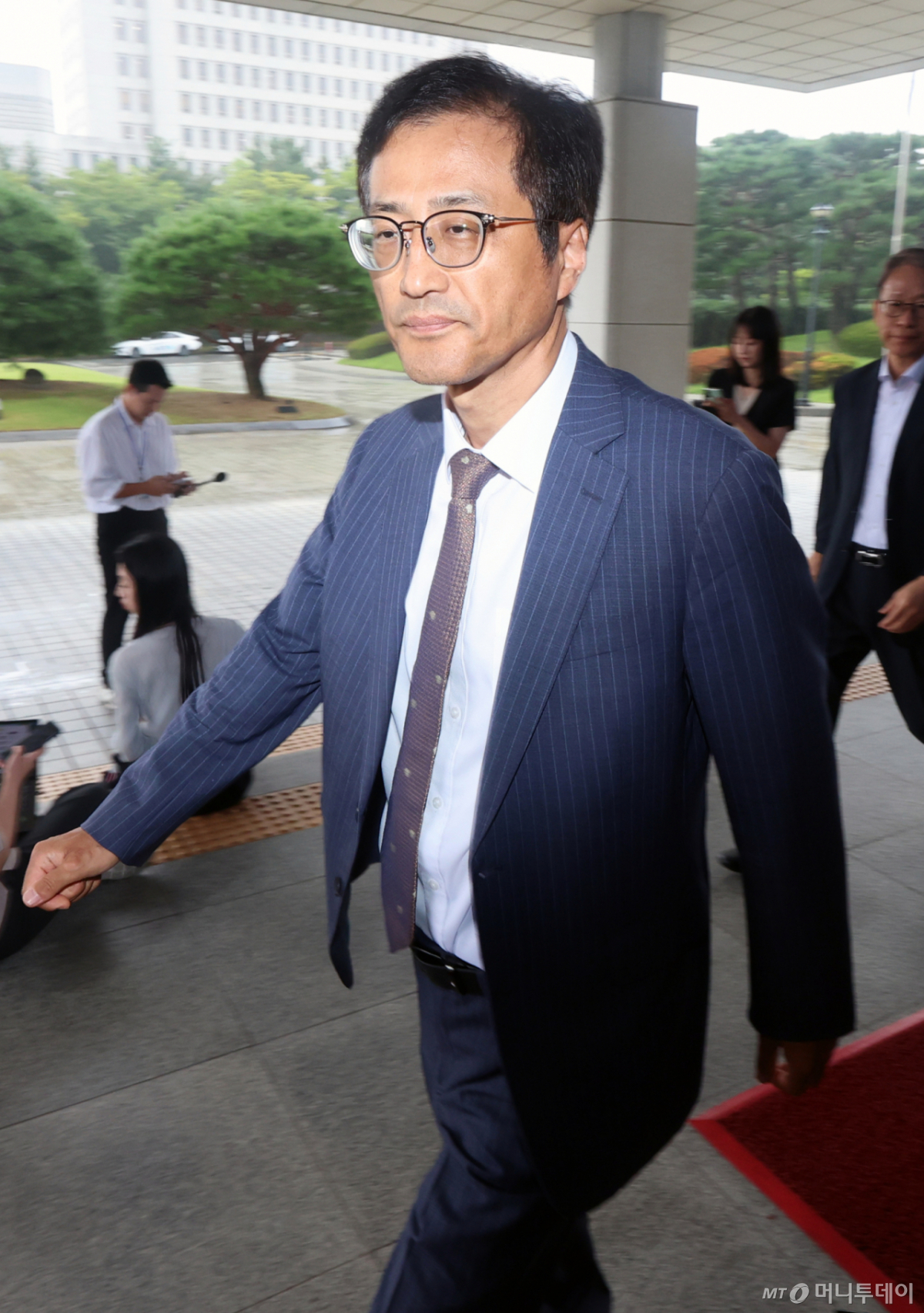 '6·3 지방선거 투표용지 부족 사태' 등 중앙선거관리위원회 관련 의혹을 수사하는 이태한 특별검사가 21일 서울 서초구 대검찰청에서 박규형 기조부장을 면담하기 위해 들어서고 있다./사진=머니투데이 DB