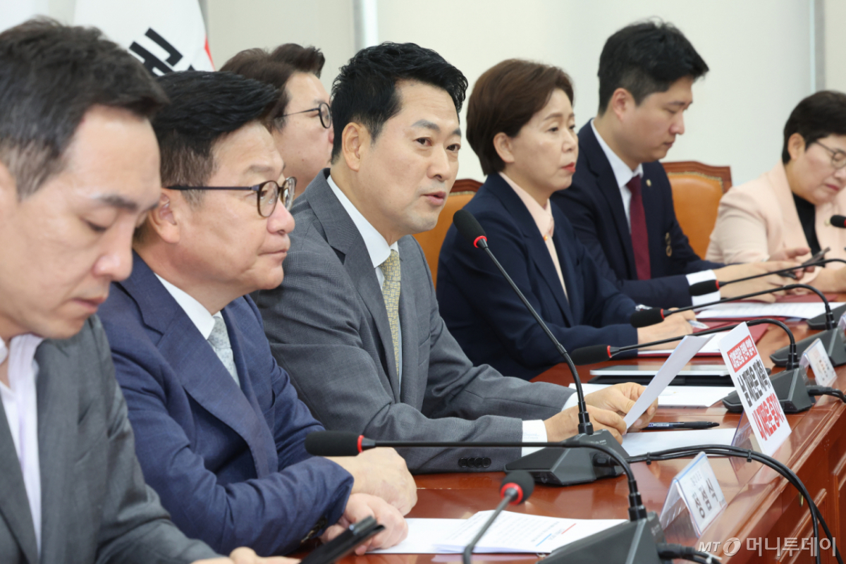 (서울=뉴스1) 황기선 기자 = 장동혁 국민의힘 대표가 24일 서울 여의도 국회에서 열린 최고위원회의에서 발언하고 있다. 2026.8.24/뉴스1 Copyright © 뉴스1. All rights reserved. 무단 전재 및 재배포, AI학습 이용 금지. /사진=(서울=뉴스1) 황기선 기자