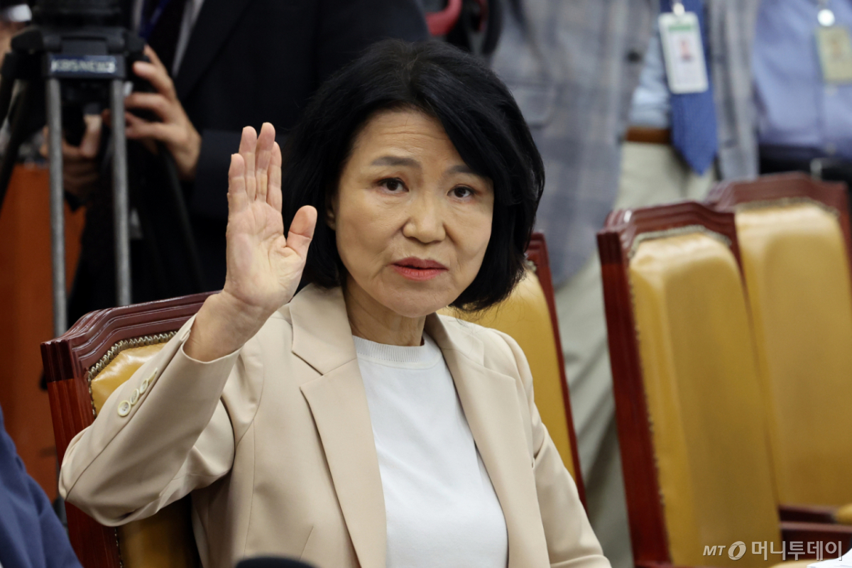 (서울=뉴스1) 황기선 기자 = 이진숙 국민의힘 의원이 19일 오전 서울 여의도 국회에서 열린 과학기술정보방송통신위원회 전체회의에서 발언을 요구하고 있다. 2026.8.19/뉴스1 Copyright © 뉴스1. All rights reserved. 무단 전재 및 재배포, AI학습 이용 금지. /사진=(서울=뉴스1) 황기선 기자