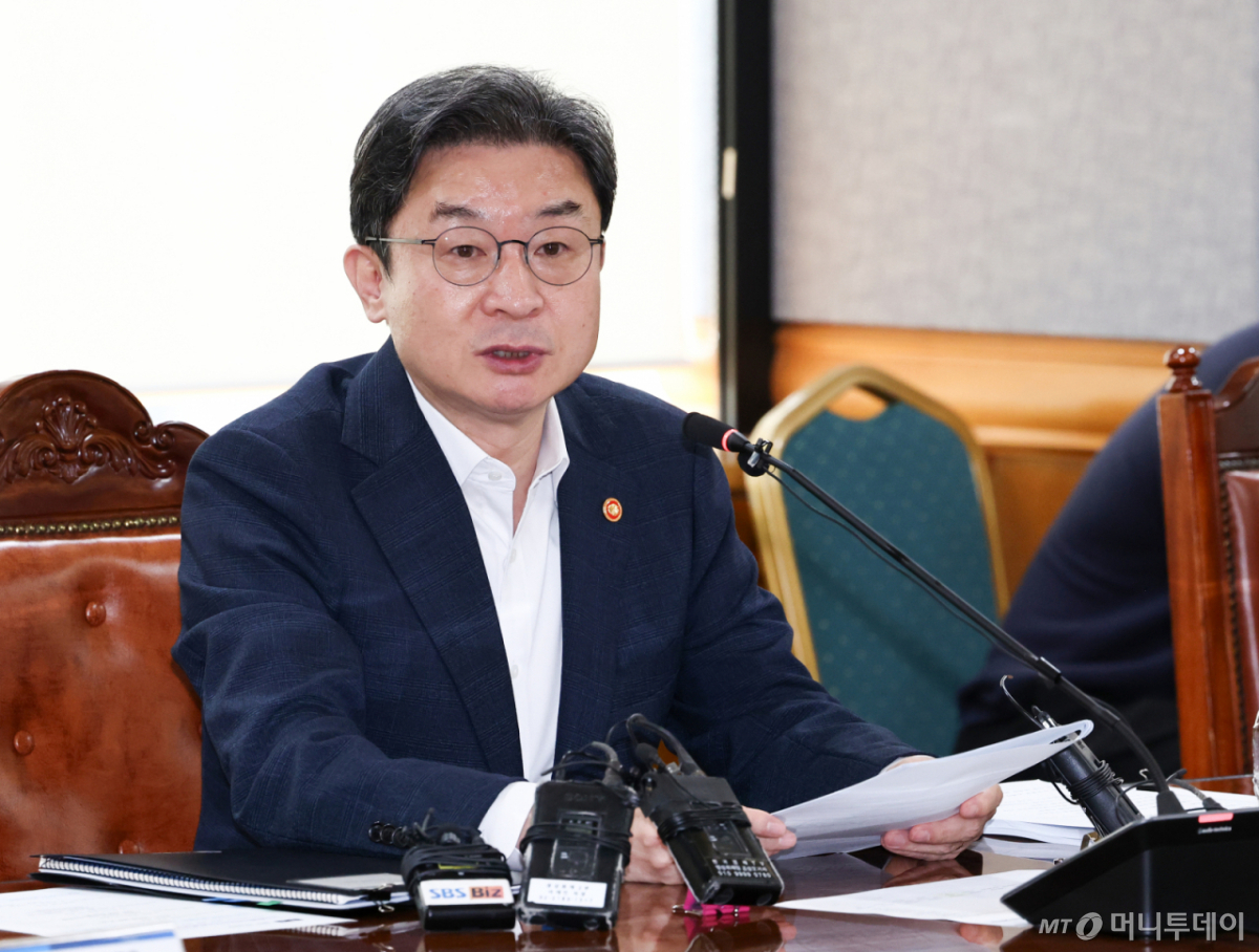 "코스닥 상폐 대상에 흑자기업 섞여"...이억원 "기준 미세조정 검토"