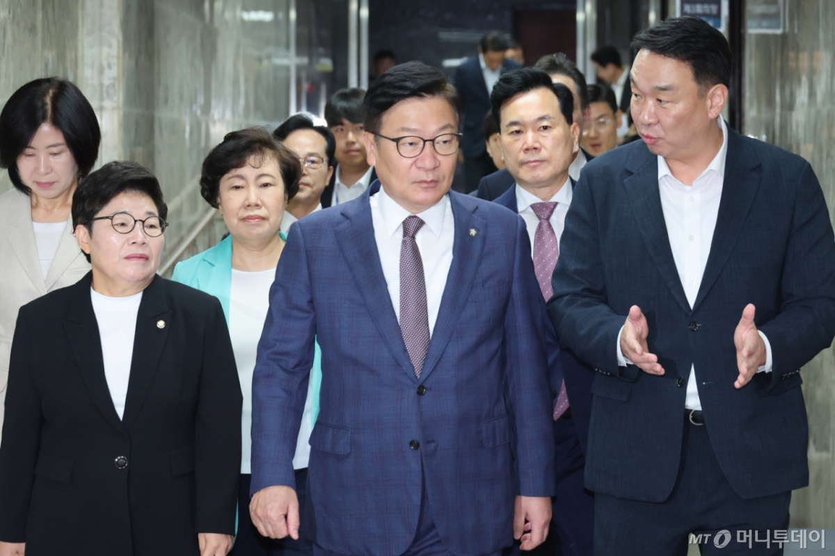 (서울=뉴스1) 신웅수 기자 = 정점식 국민의힘 원내대표가 25일 서울 여의도 국회에서 열린 원내대책회의에 참석하고 있다. 2026.8.25/뉴스1 Copyright © 뉴스1. All rights reserved. 무단 전재 및 재배포, AI학습 이용 금지. /사진=(서울=뉴스1) 신웅수 기자
