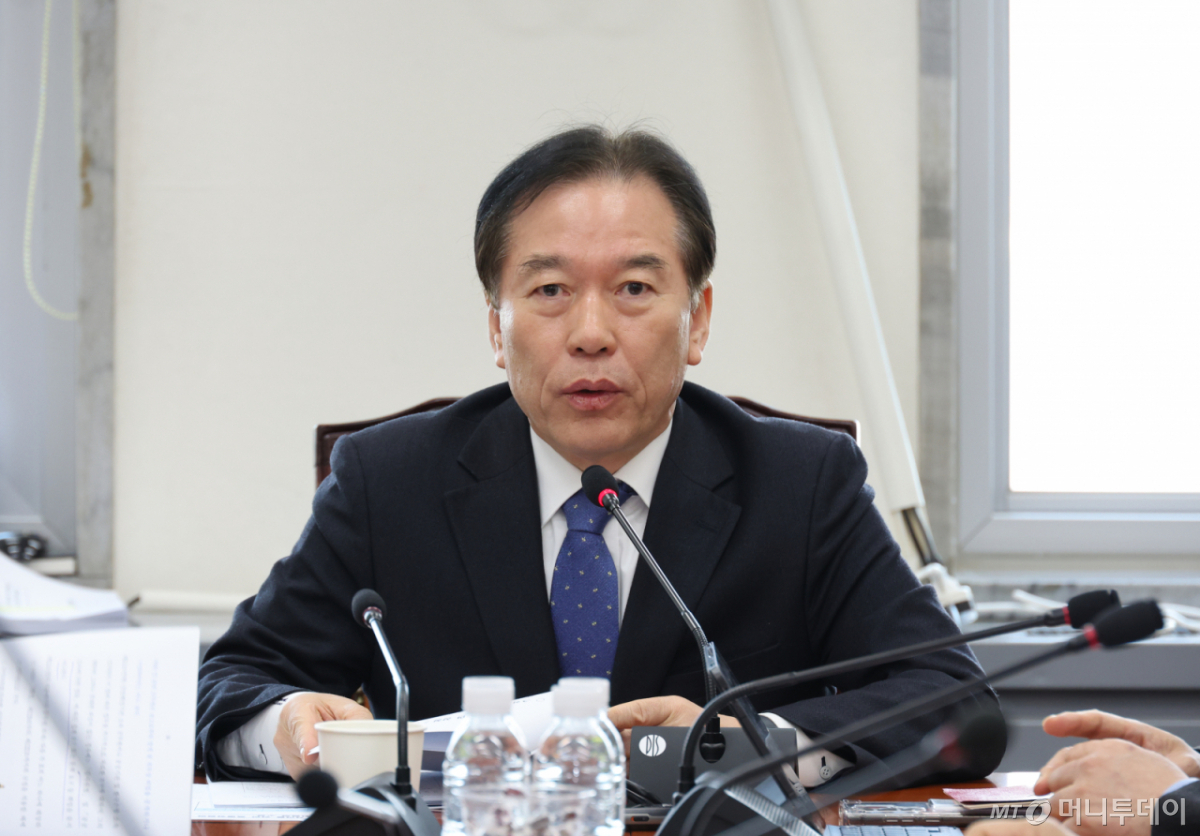 [서울=뉴시스] 김금보 기자 = 정태호 국회 대미투자특별법처리를위한특별위원회 법안심사소위원회 위원장이 9일 오전 서울 여의도 국회에서 열린 법안심사소위원회에서 발언을 하고 있다. 2026.03.09. 사진=김금보