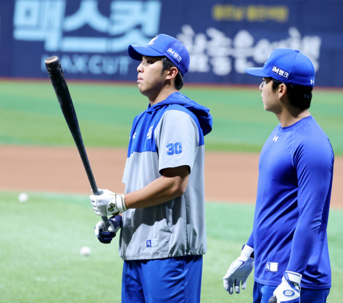 삼성 내야수 김영웅이 23일 고척스카이돔에서 열리는 2026KBO리그 키움히어로즈와 삼성라이온즈 경기를 앞두고 타격훈련을 하고 있다. 2026.07.23. /사진=강영조 cameratalks@