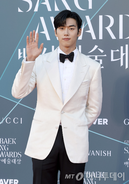 배우 홍민기(24)로부터 교제폭력을 당했다고 주장한 전 여자친구가 약물 과다 복용으로 치료를 받고 있다./사진=머니투데이 DB