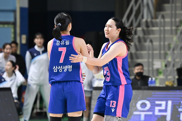 김단비(오른쪽). /사진=WKBL 제공