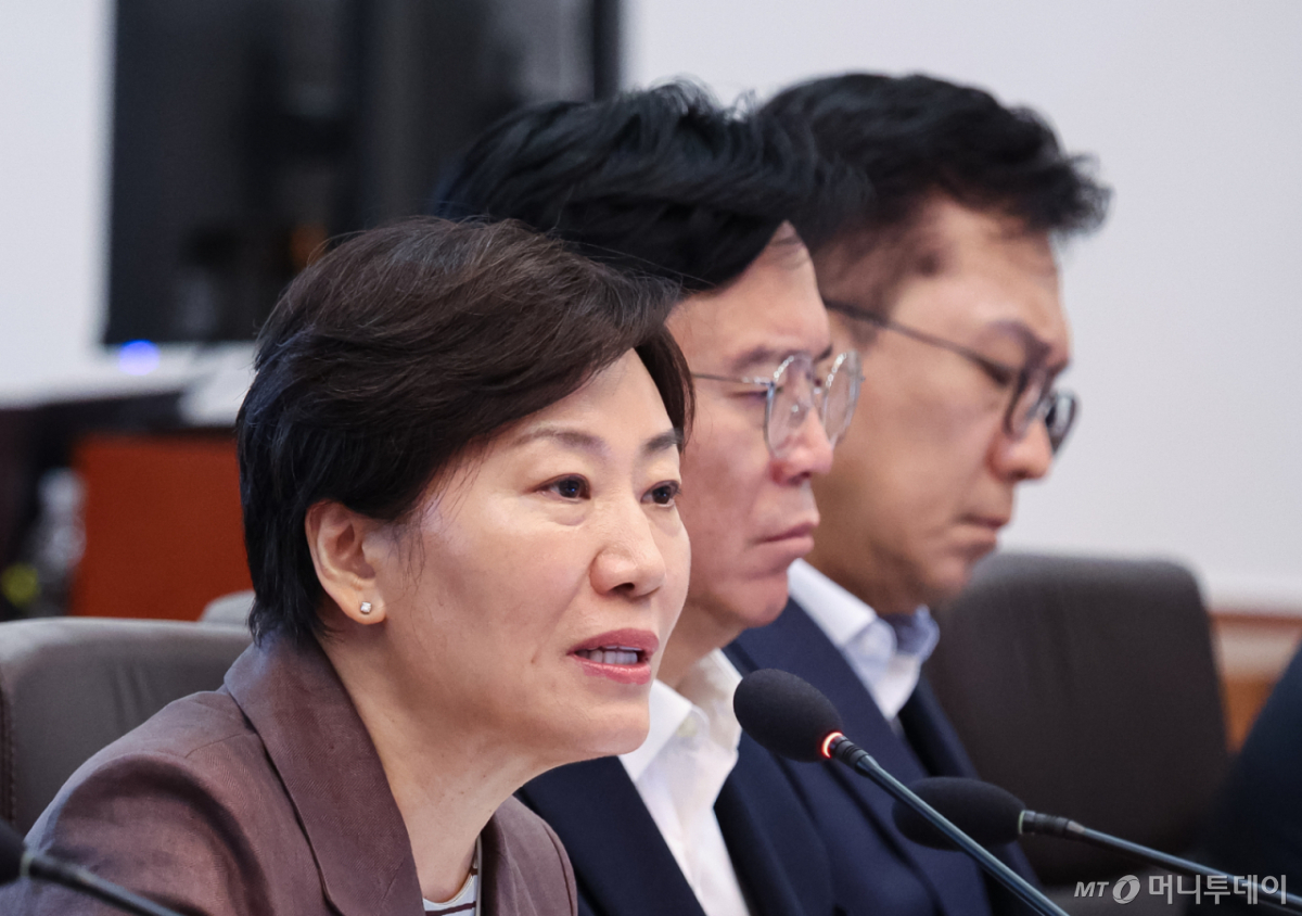(서울=뉴스1) 이재명 기자 = 송미령 농림축산식품부 장관이 4일 청와대에서 열린 국무회의에서 발언을 하고 있다. (청와대통신사진기자단) 2026.8.4/뉴스1 Copyright © 뉴스1. All rights reserved. 무단 전재 및 재배포, AI학습 이용 금지. /사진=(서울=뉴스1) 이재명 기자